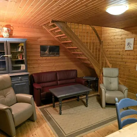 Holzblock-ferienhaus Im Naturerlebnisdorf Blauvogel Feriehus