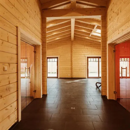 Holzblock-ferienhaus Im Naturerlebnisdorf Blauvogel *