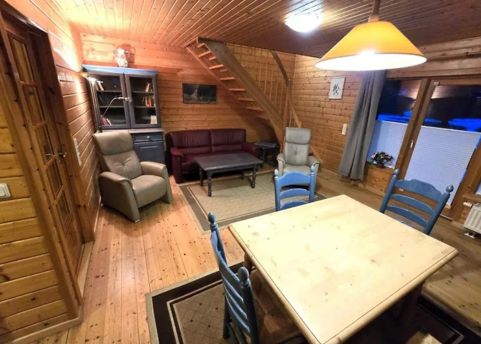 Holzblock-ferienhaus Im Naturerlebnisdorf Blauvogel *